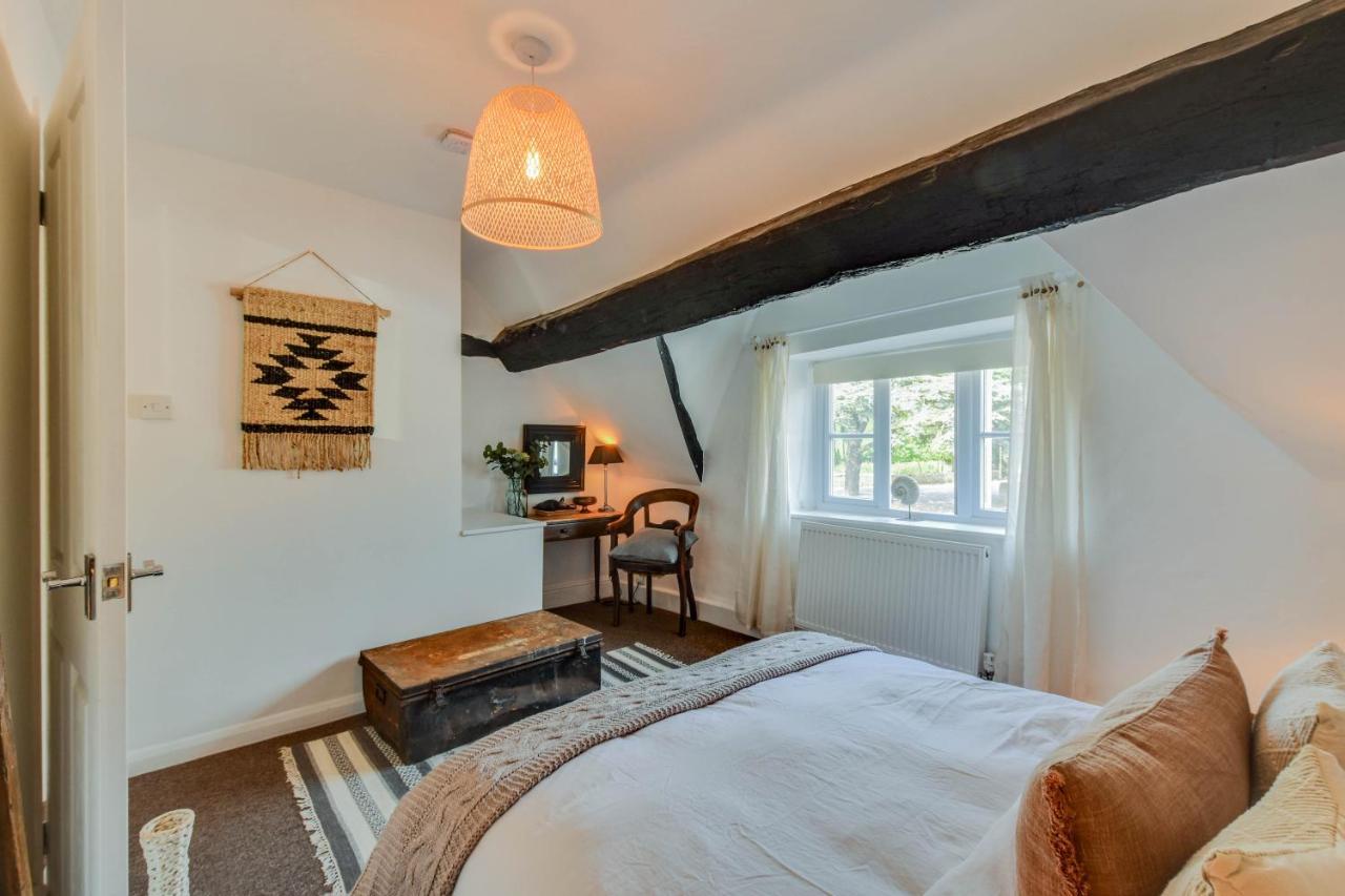 The Nook, Newly Available Relaxed 2 Bed, Cotswolds *